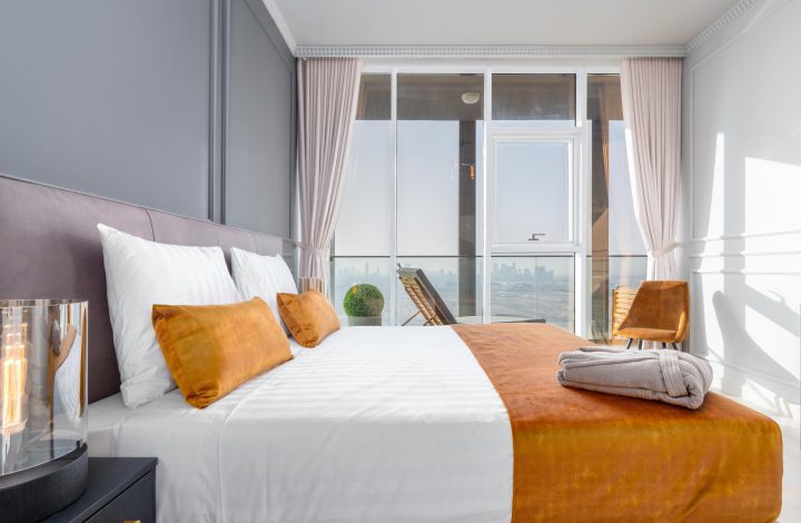 Iconic One Bedroom Apartment | Skyline Marina Views